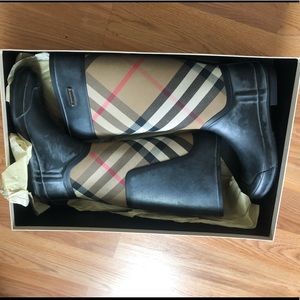 Burberry boots